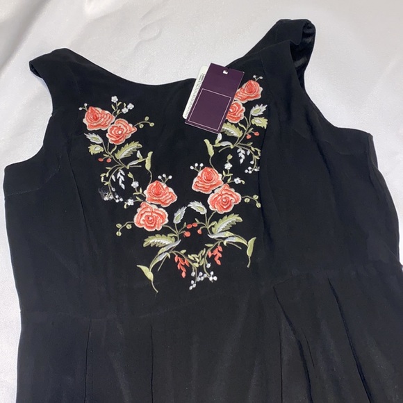 Code embroidered midi dress - Picture 2 of 6